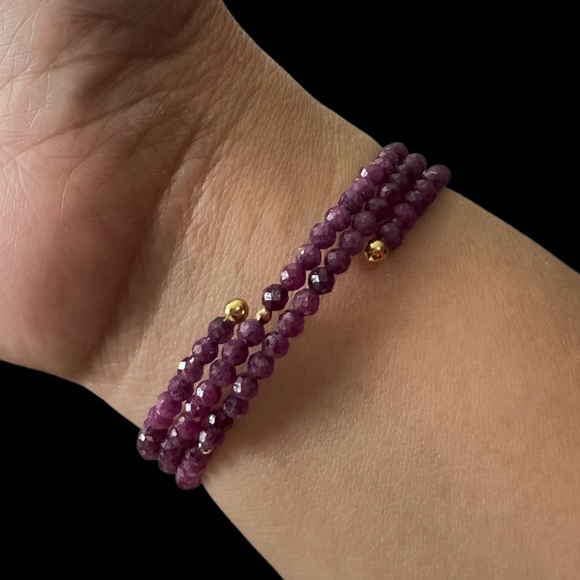 RUBY Spiral Bangle with 18k Beaded Ball - Picture 2 of 2